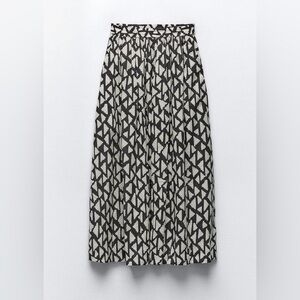 ZARA Black & White Printed Midi Skirt - M